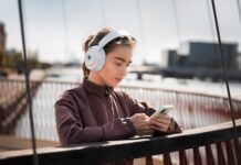 SteelSeries presenta le Arctis Nova 7 White (ed. speciale)
