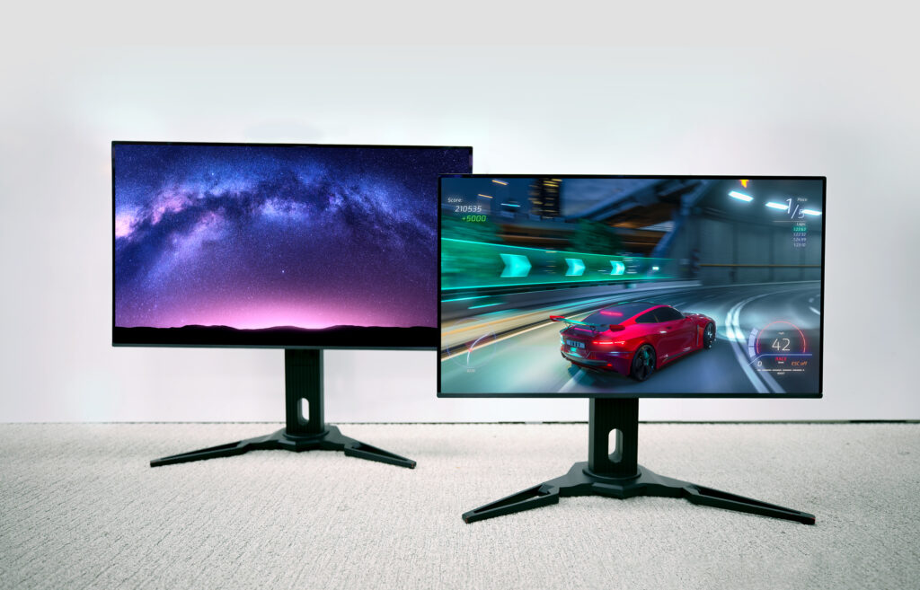 UHD 31.5 (a sinistra) e 360Hz 27 (a destra)